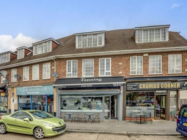 Flat for sale in Chepping Wycombe, Flackwell Heath