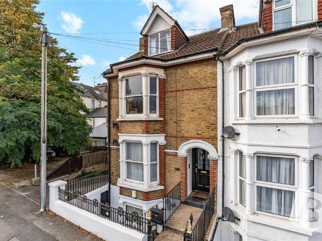 Flat for sale in Milton, Hamerton