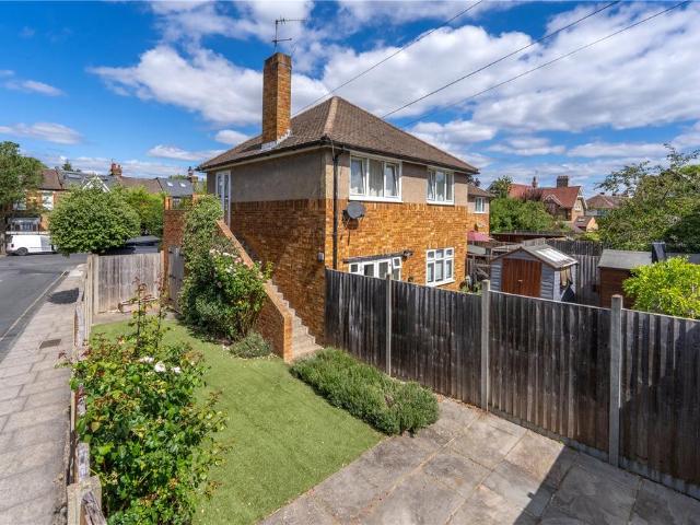 Flat for sale in St Margarets, Greater London