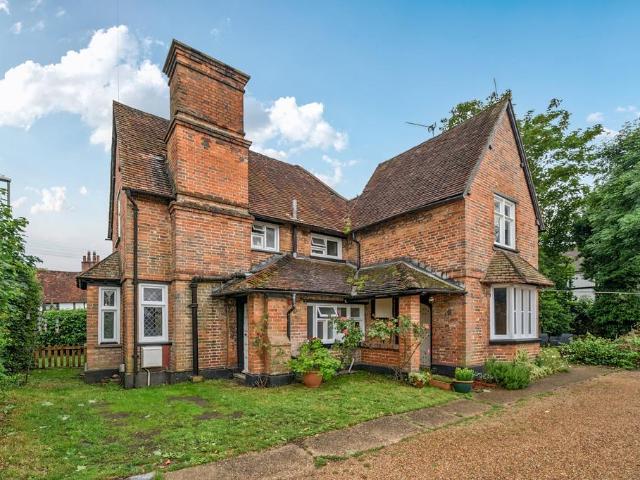 Flat for sale in Farnborough, Hampshire
