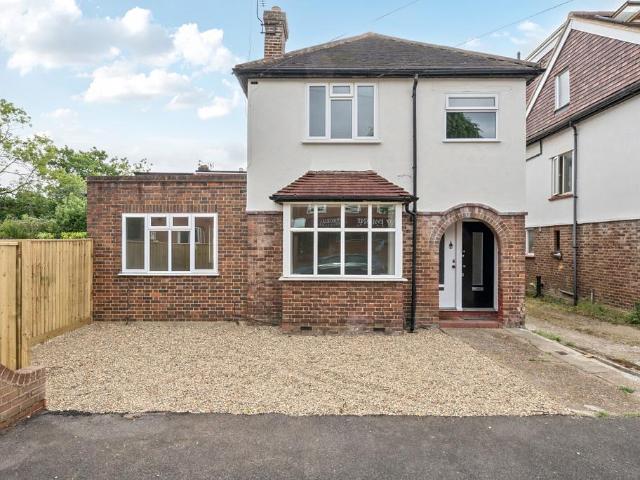 Flat for sale in Norbiton, Greater London