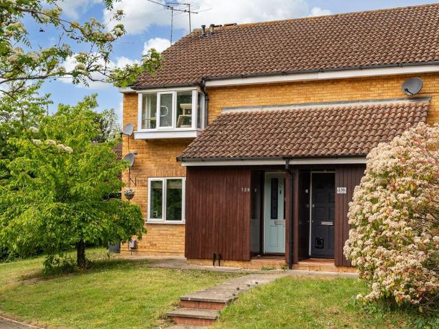 Flat for sale in Kings Hill, Colliers End