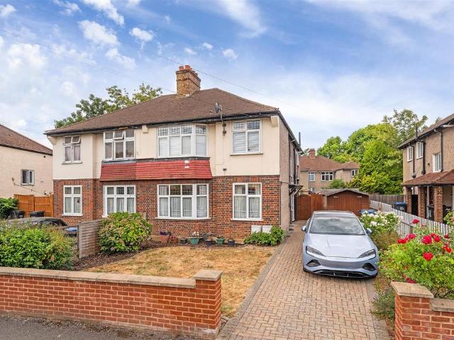 Flat for sale in London Borough of Croydon, Greater London