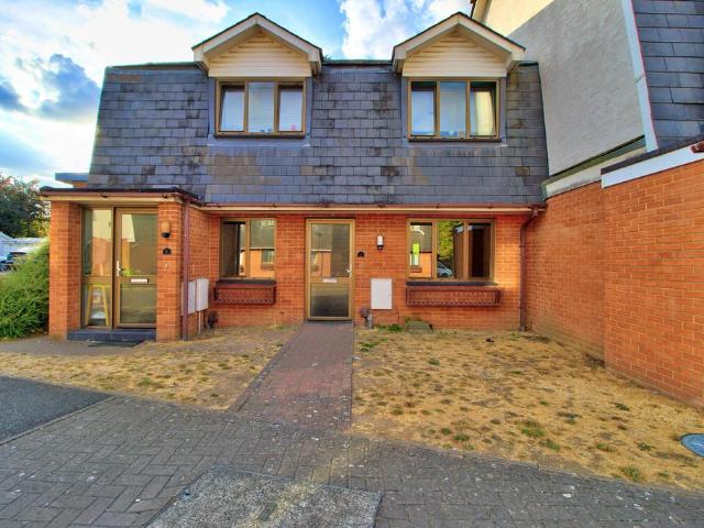 Flat for sale in Amen Corner, Binfield