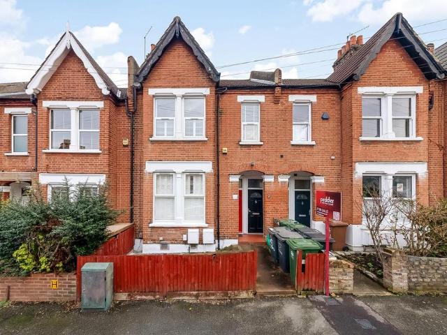 Flat for sale in London Borough of Lewisham, Bell Green