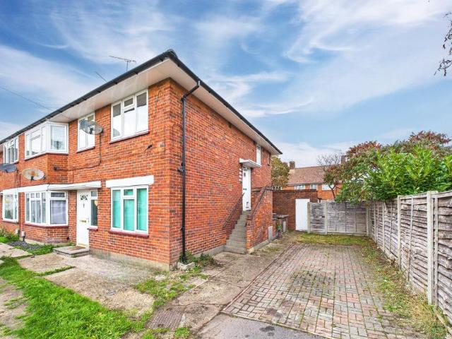 Flat for sale in Farnborough, Hampshire