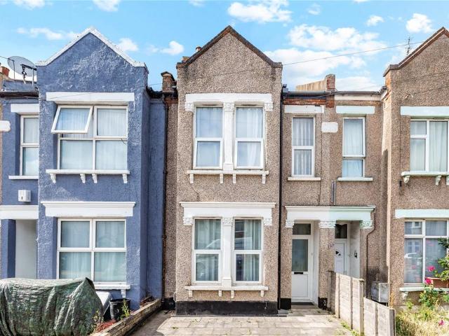 Flat for sale in Romford, London Borough of Havering