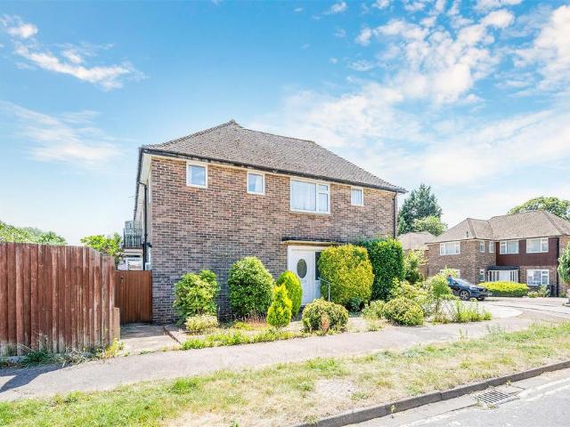 Flat for sale in Red Hill, Surrey