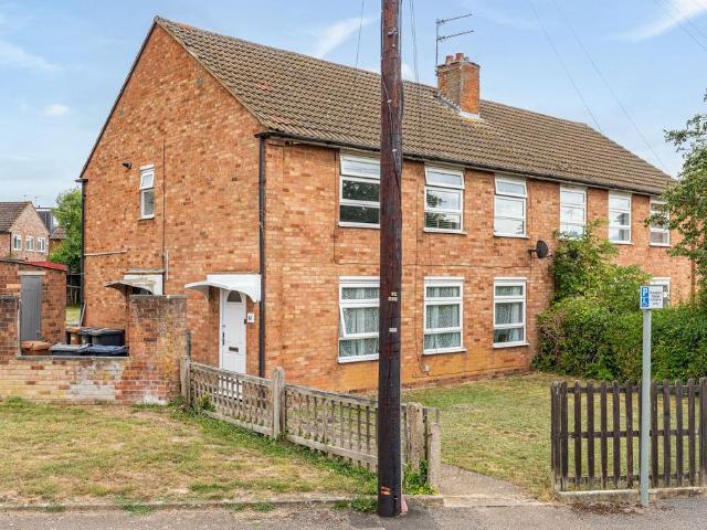 Flat for sale in Kings Hill, Colliers End