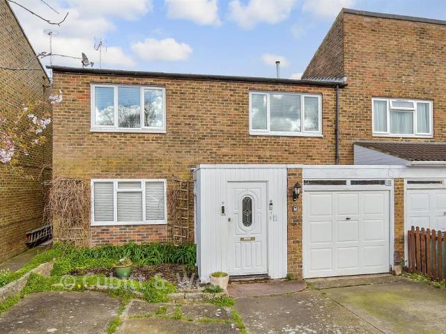 Flat for sale in Broadfield, Glynde