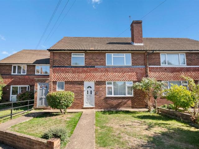Flat for sale in London Borough of Richmond upon Thames, Greater London