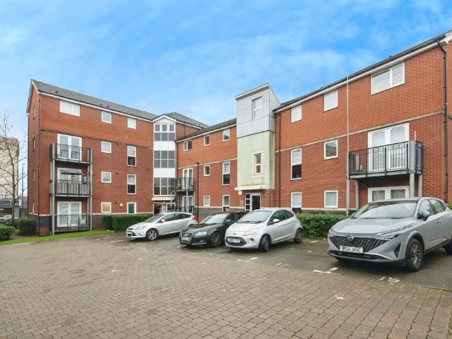 Flat for sale in Bearwood, West Midlands