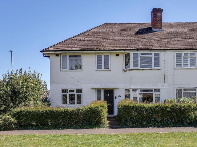 Flat for sale in Hillview, Surrey