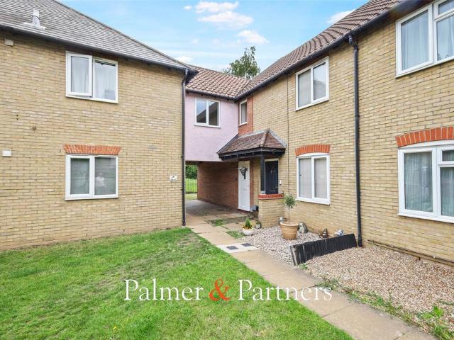 Flat for sale in Fordham Heath, Essex