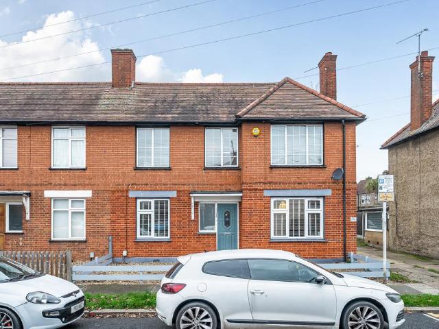 Flat for sale in Greater London