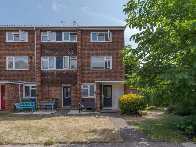 Flat for sale in St Margarets, Greater London