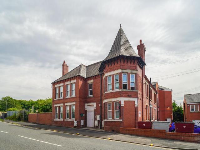 Flat for sale in Lowton Heath, Wigan