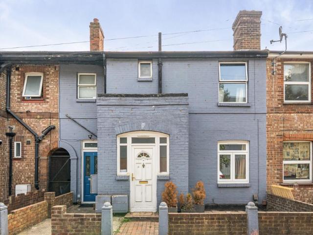 Flat for sale in London Borough of Merton, Mitcham
