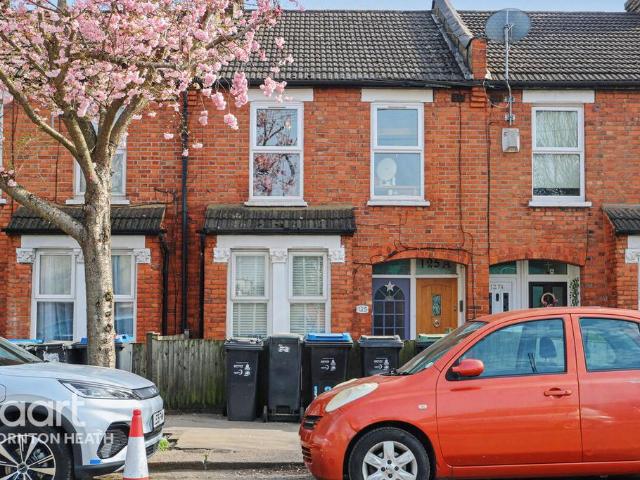 Flat for sale in London Borough of Croydon, Thornton Heath