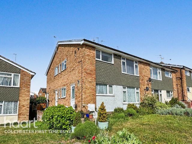 Flat for sale in Highwoods, Fordham Heath