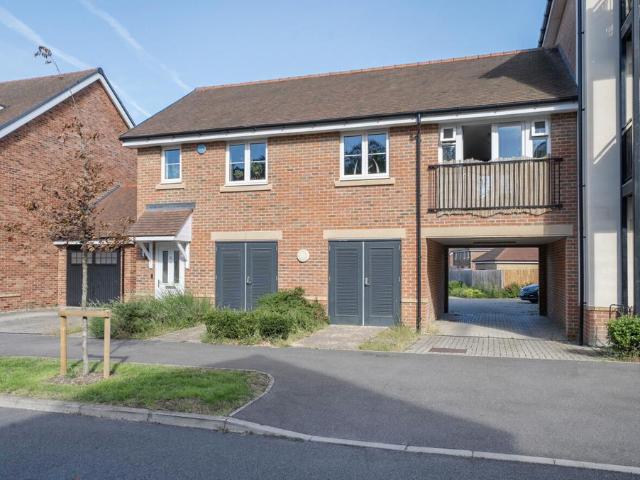 Flat for sale in Blackwater and Hawley, Hart