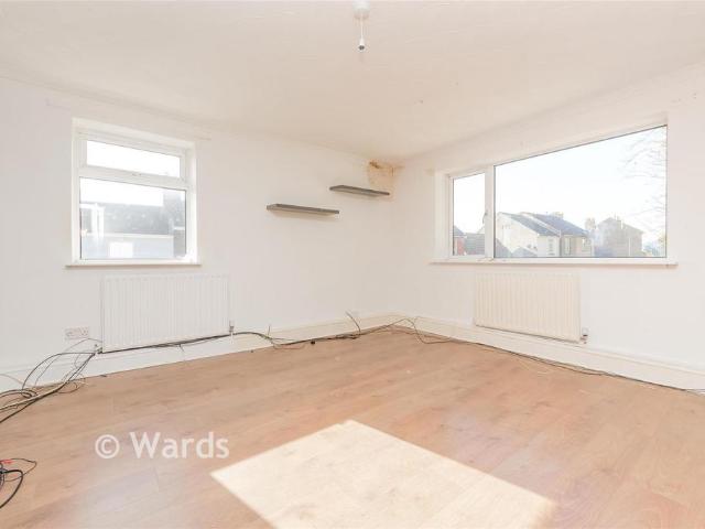Flat for sale in Luton, Chatham