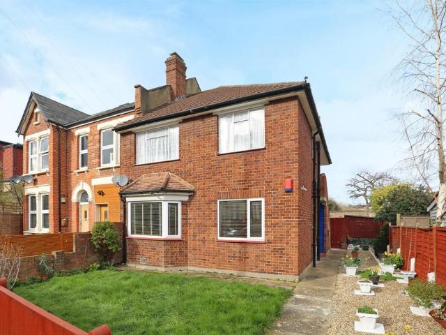 Flat for sale in London Borough of Lewisham, Greater London