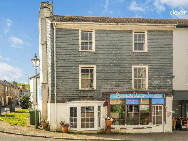 Flat for sale in Modbury, South Hams