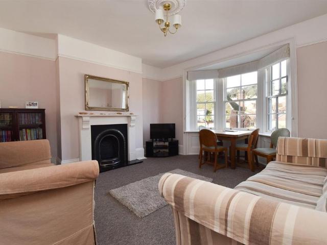 Flat for sale in Old Town, Guestling Green