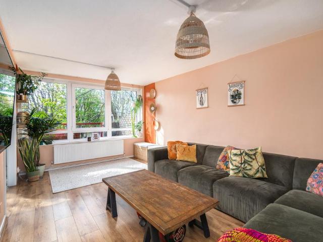 Flat for sale in Tottenham Hale, Isle Of Man