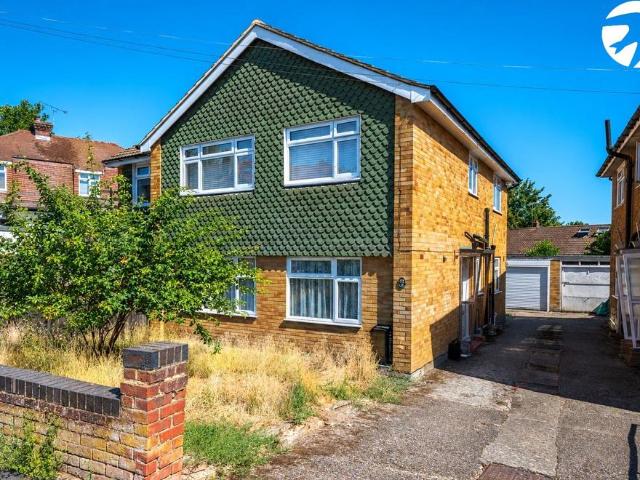 Flat for sale in Upper Hockenden, Sevenoaks