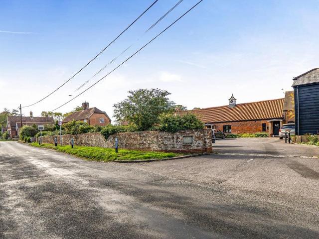 Flat for sale in Smiths Green, Basingstoke and Deane