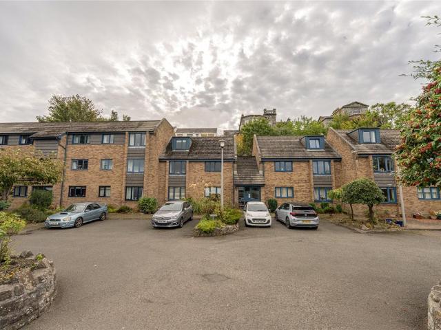 Flat for sale in Trinity, Scotland