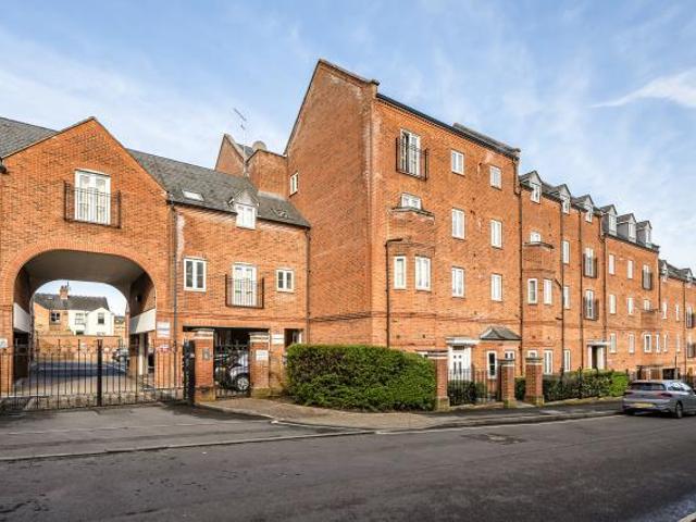 Flat for sale in Calthorpe, Cherwell