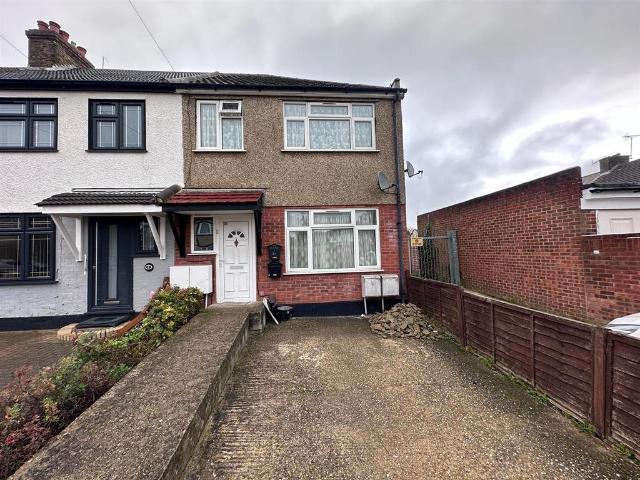 Flat for sale in Greater London