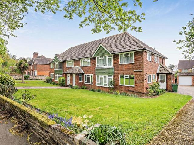Flat for sale in Allington, Midway