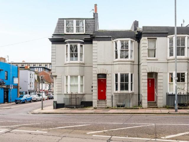 Flat for sale in Round Hill, Isle Of Man