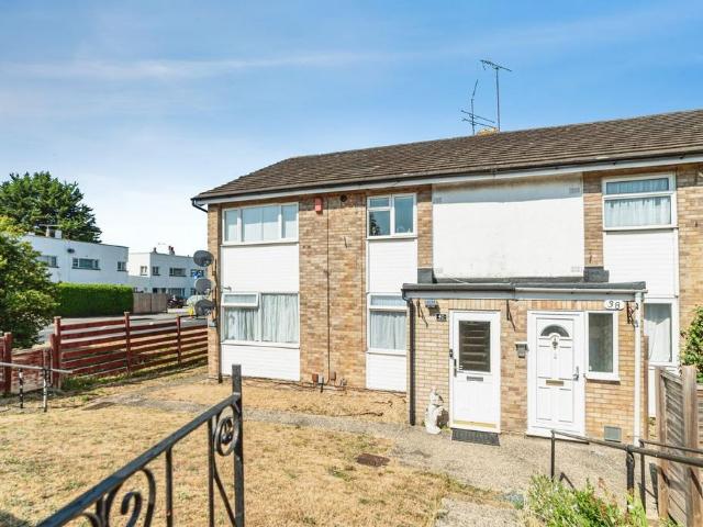 Flat for sale in Dee Park, Reading