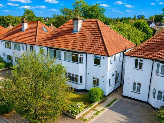 Flat for sale in Hammerfield, Pouchen End