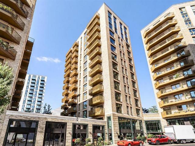 Flat for sale in London Borough of Hounslow, Strand