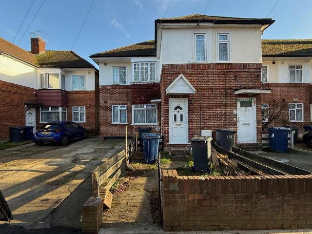 Flat for sale in London Borough of Ealing, Greater London