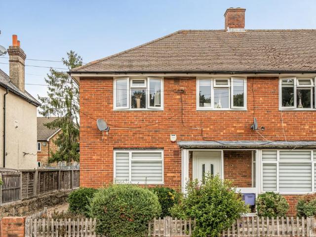Flat for sale in London Borough of Merton, Mitcham