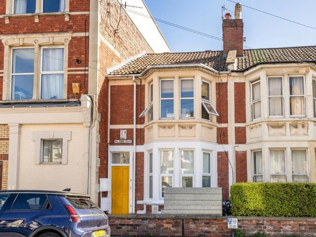 Flat for sale in Spike Island, Bristol