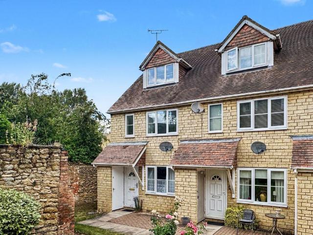 Flat for sale in Great Faringdon, Dromore