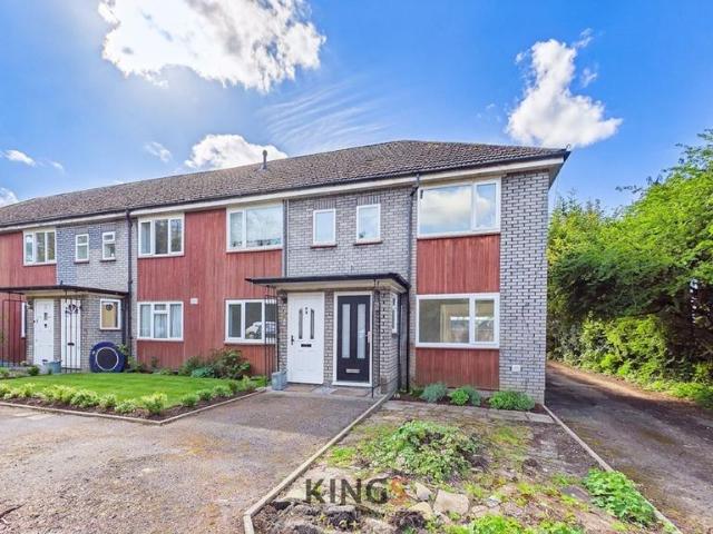 Flat for sale in Potters Bar, Isle Of Man