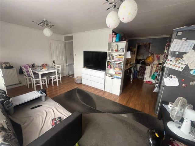 Flat for sale in Slough