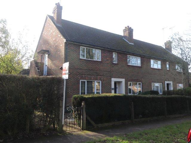 Flat for sale in Caterham on the Hill, Hillview