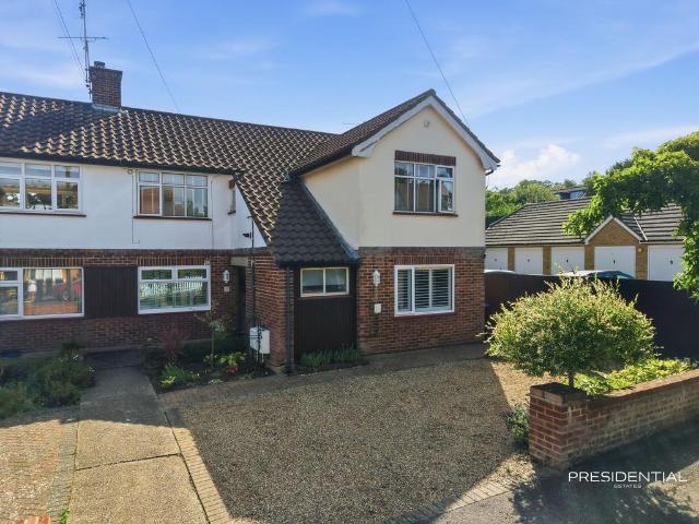 Flat for sale in Epping, Essex