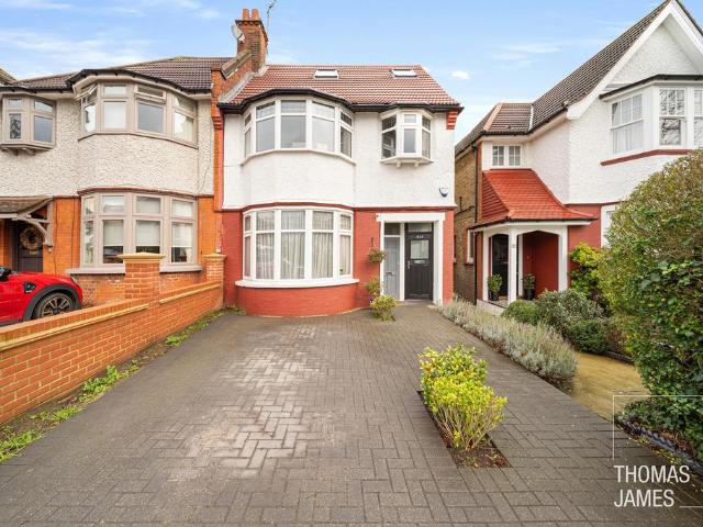 Flat for sale in Winchmore Hill, Palmers Green