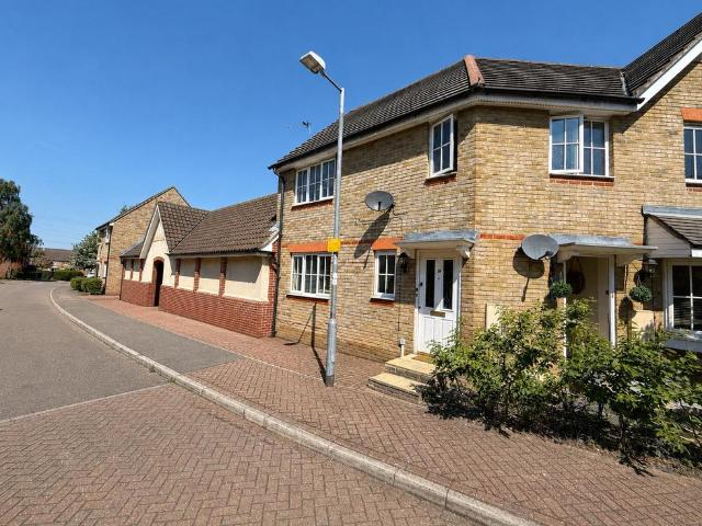 Flat for sale in Grays, Essex